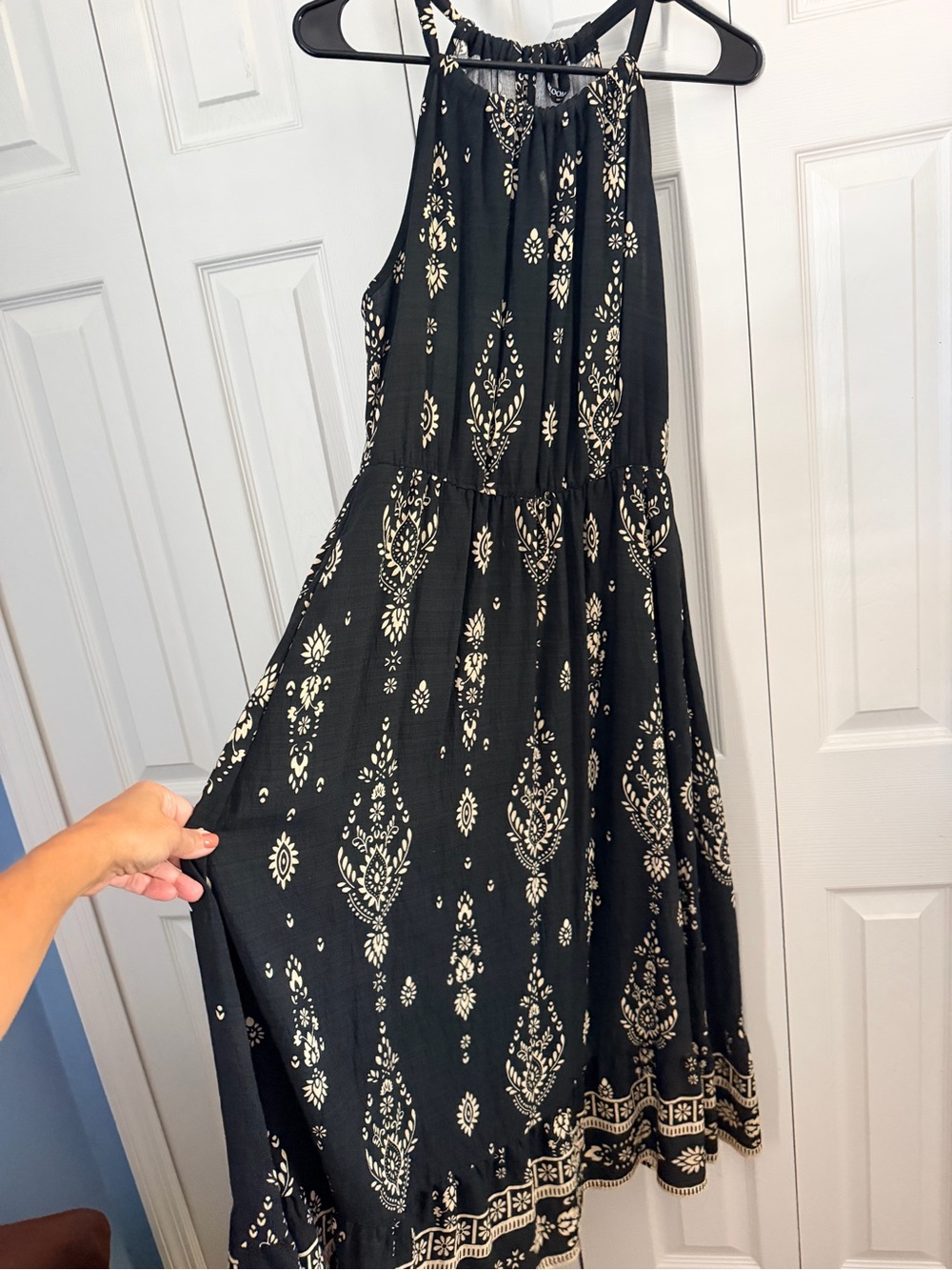 BloomChic Black & Cream Printed Halter Maxi Dress
